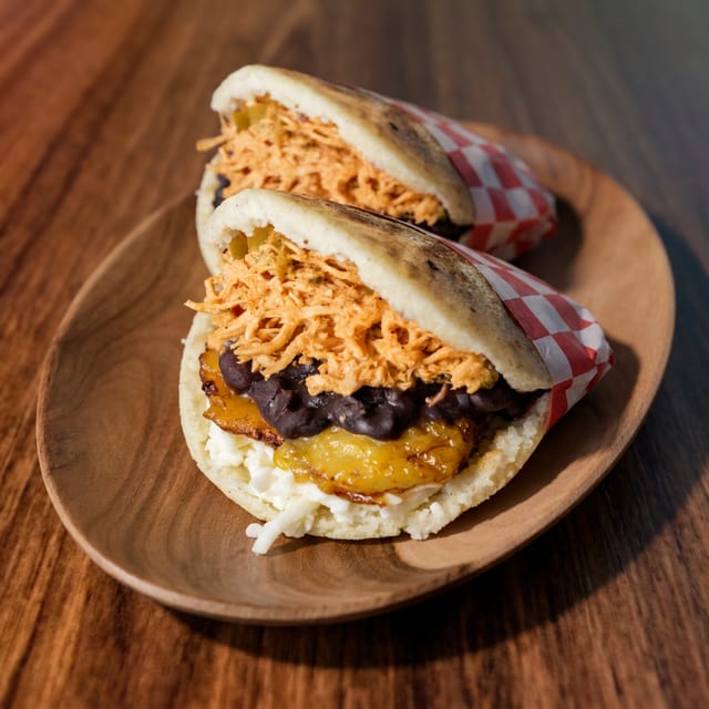 Chicken Pabellón Arepa.